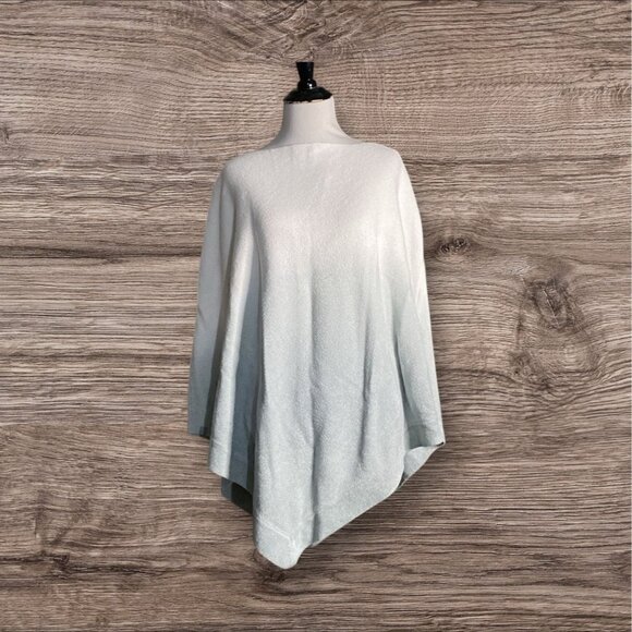 Barefoot Dreams Cozy Chic Ultra Lite Ocean Breeze Poncho in Ombre Waterfall Blue - Picture 2 of 10